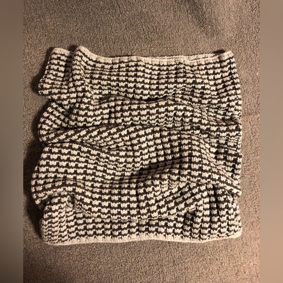 GAP COWL NECK INFINITY SCARF - Picture 4 of 8